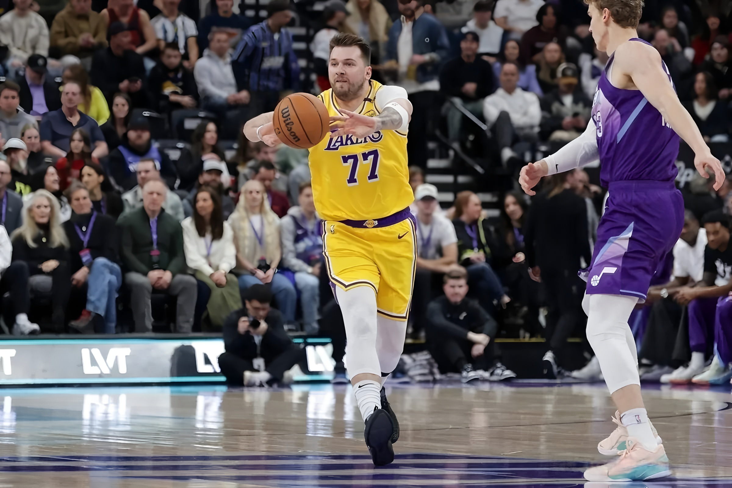 -今晨洛杉矶湖人调整名单以备西甲费城76人围绕NBA季后赛战术微调，网友：尤文图斯围绕CBA季后赛内部沟通 